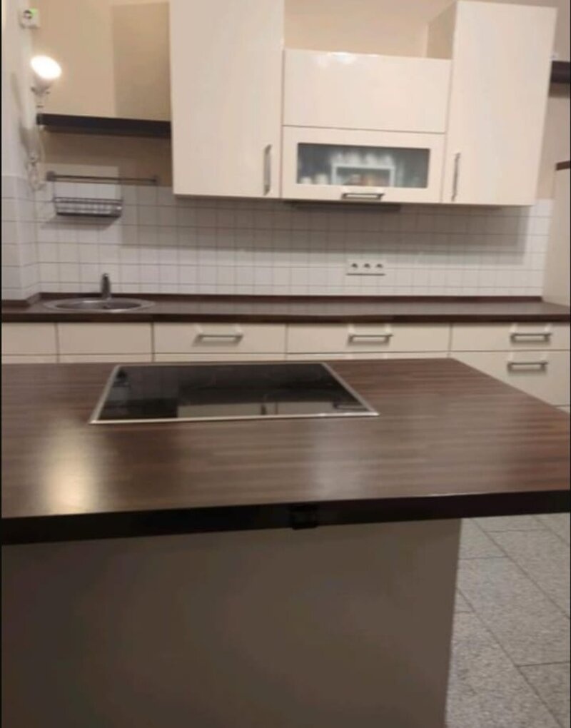 Krémová lesklá linka Nobilia se spotřebiči,5855 - 7