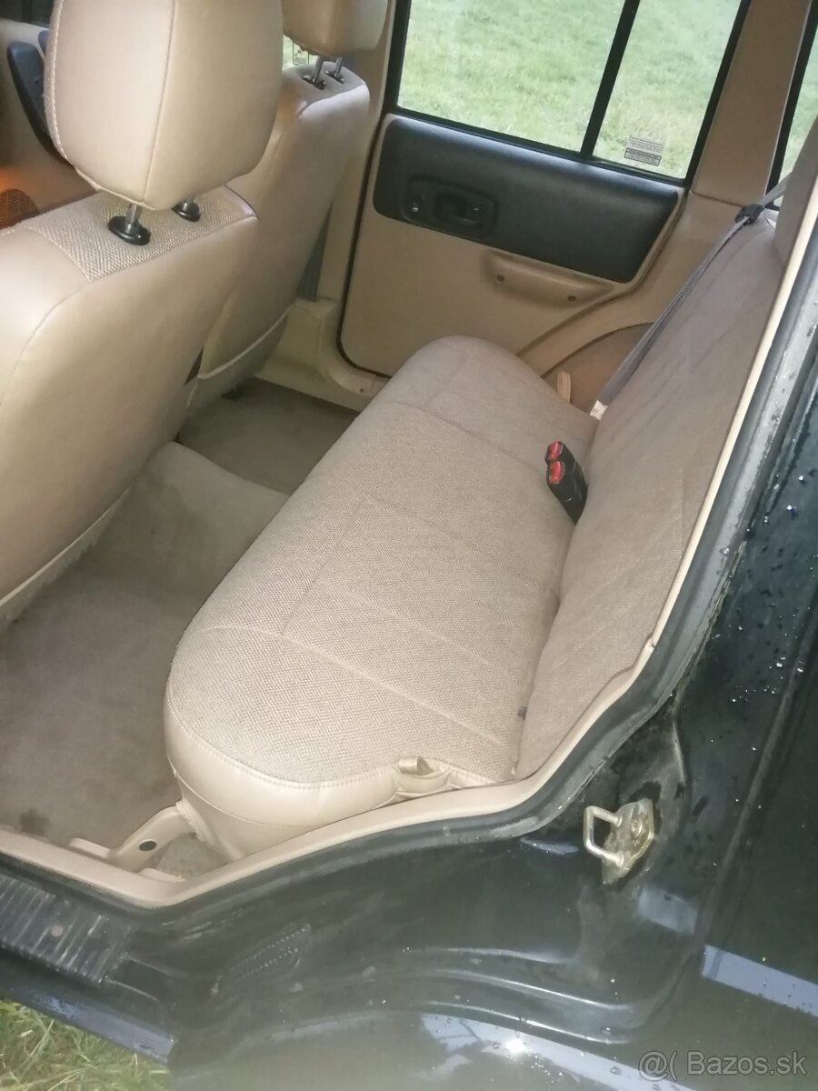 Jeep Cherokee XJ 4.0 - 7