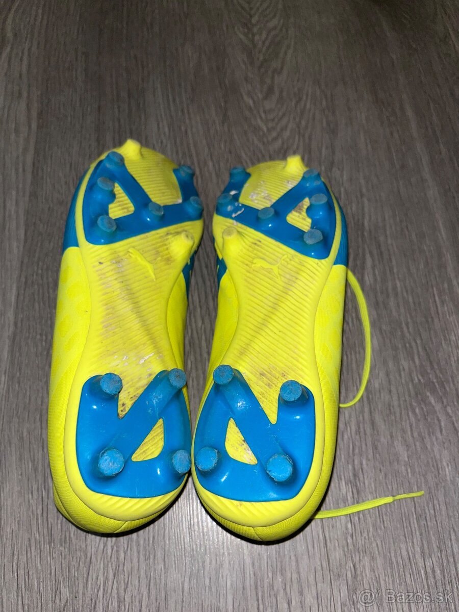 Set: kopačky, halovky, chrániče - 7