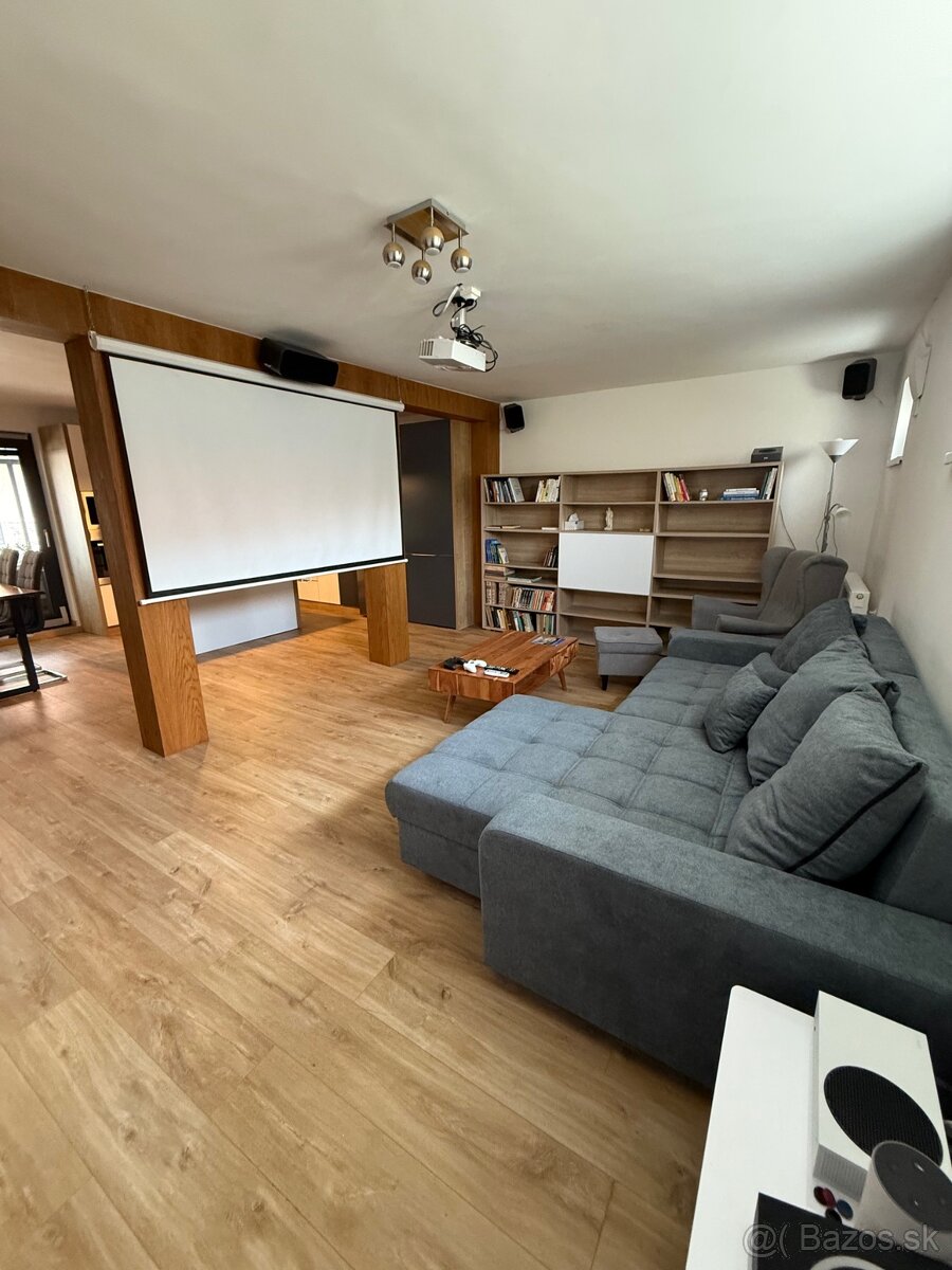 Štýlový rodinný dom so saunou, kinom a terasami 7km od MI - 7