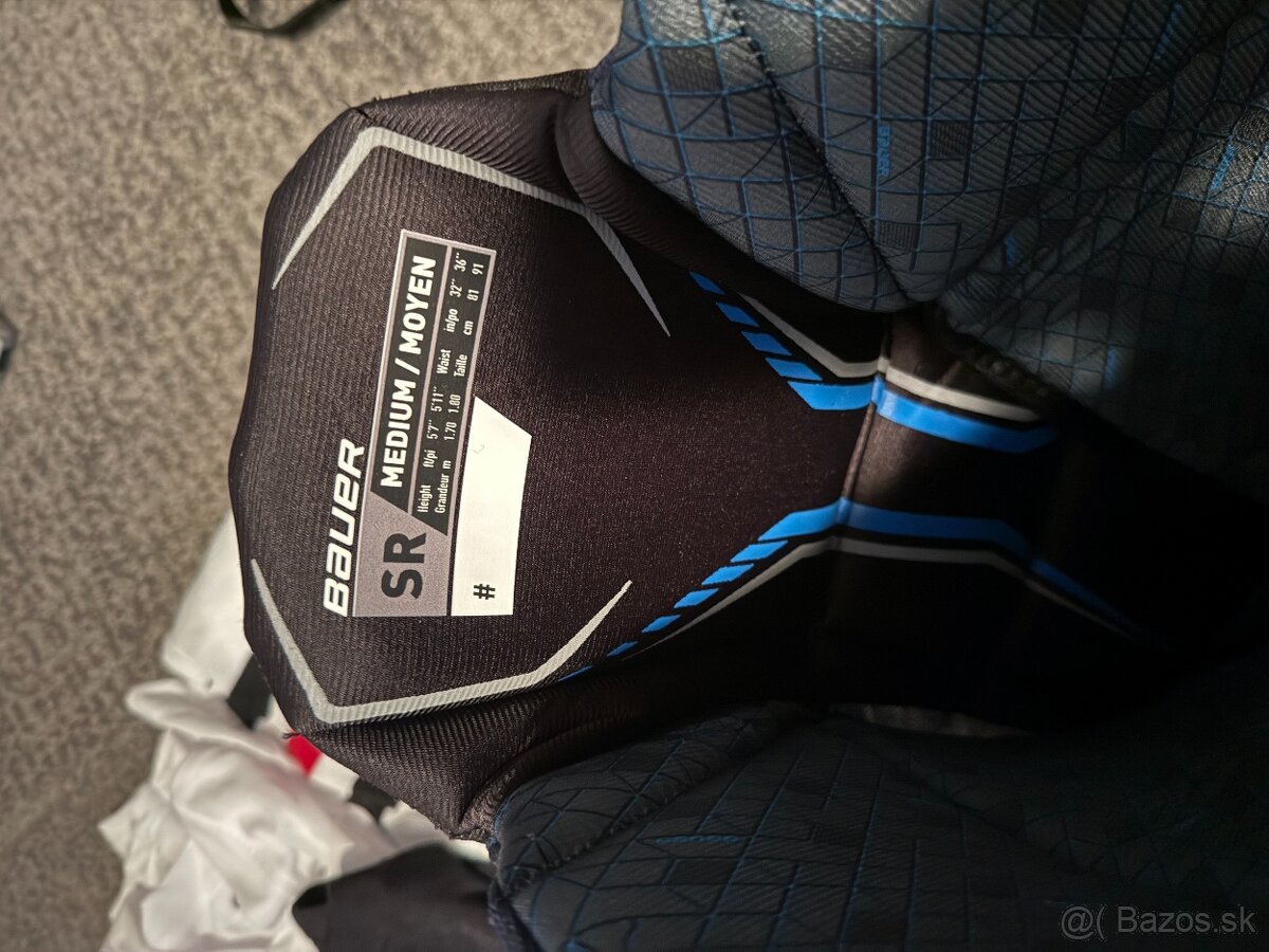 Hokejová výstroj - veľkosť M - 7
