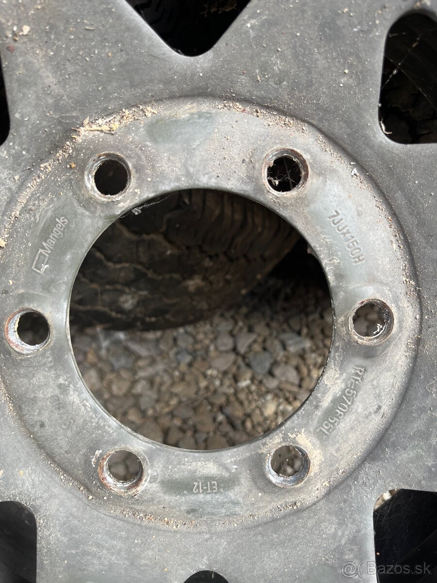 Mangels 6x139,7 R15 - 7