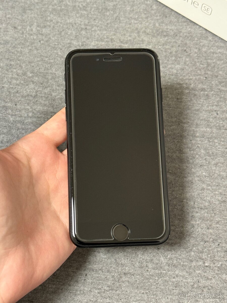 iPhone SE 2020 - 7