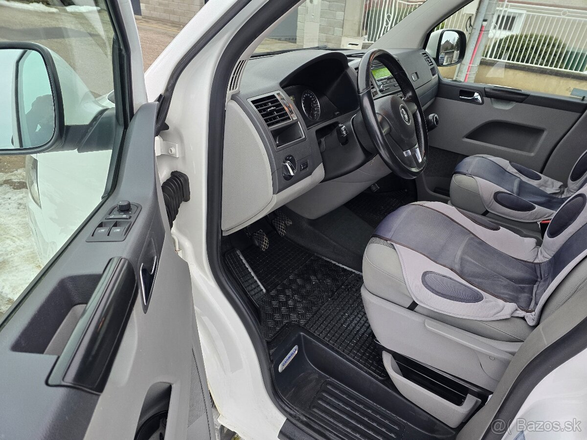 Volkswagen Caravelle 2,0TDi - 7