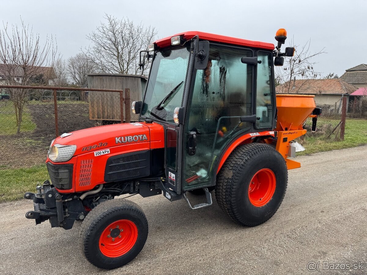Traktor Kubota b3030 s príslušenstvom a s ŠPZ - 7