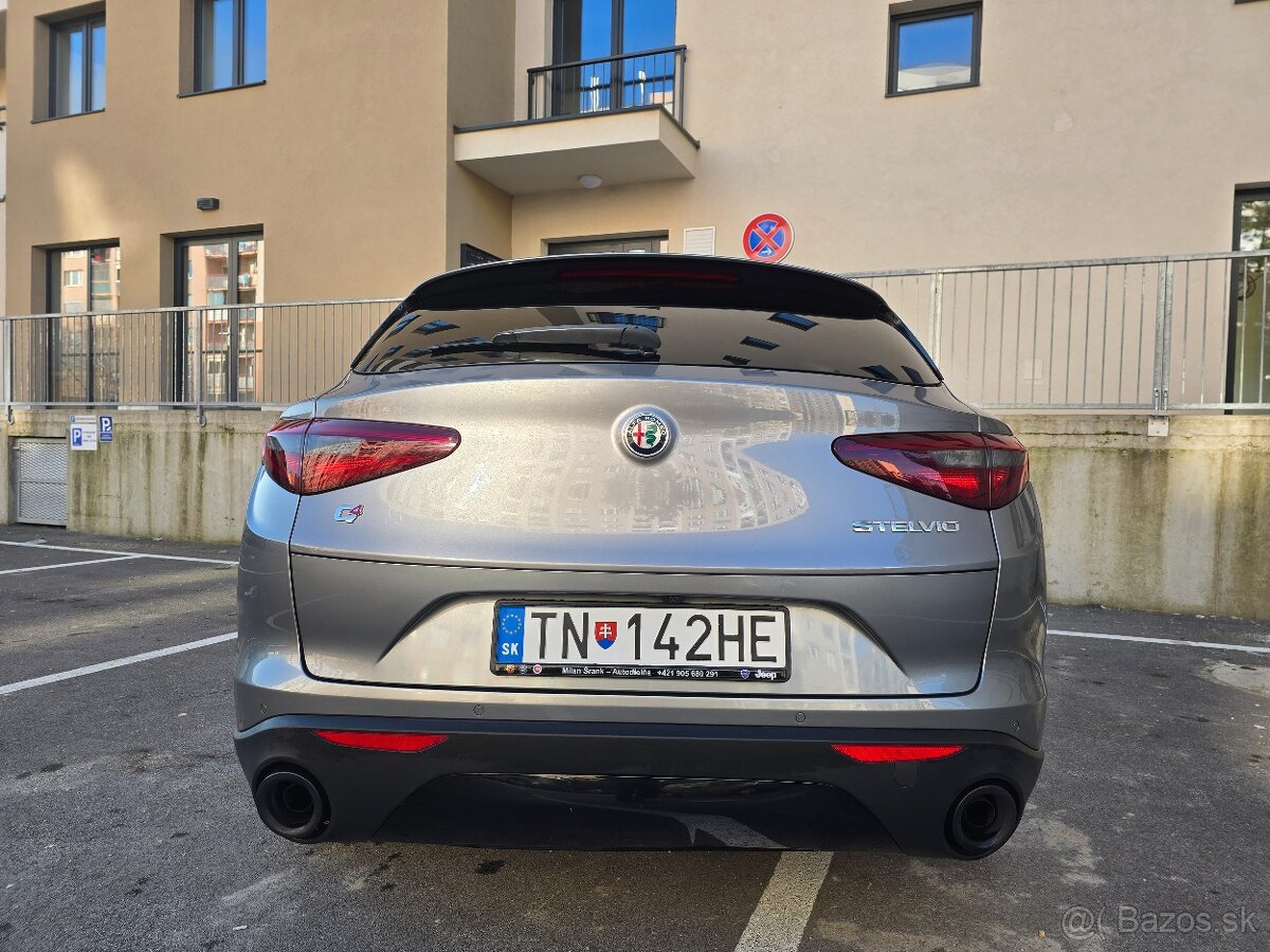 Alfa Romeo Stelvio 2.0 Q4 280ps - 7