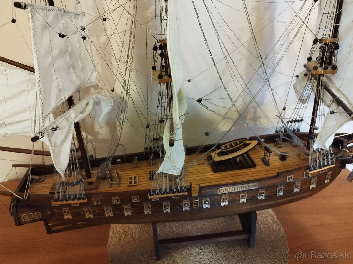 Model lode USS Constitution - 7