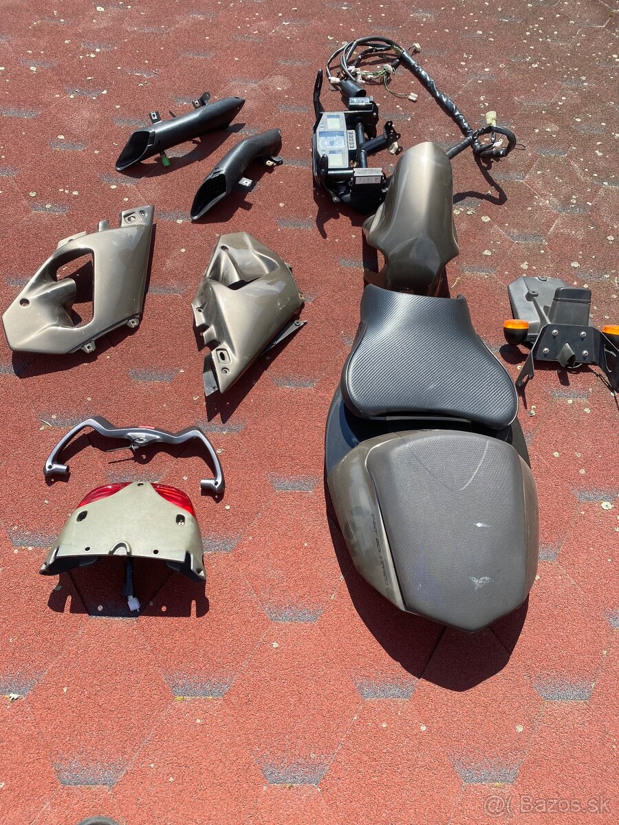 Aprilia SL Falco - 7