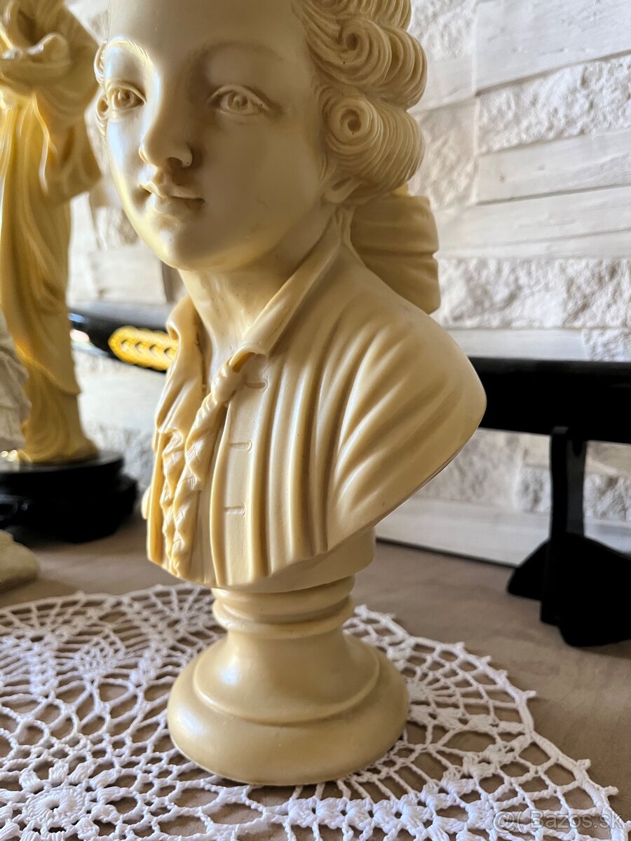 Albastrová socha – busta mladého muža (pravdepodobne Mozart) - 7