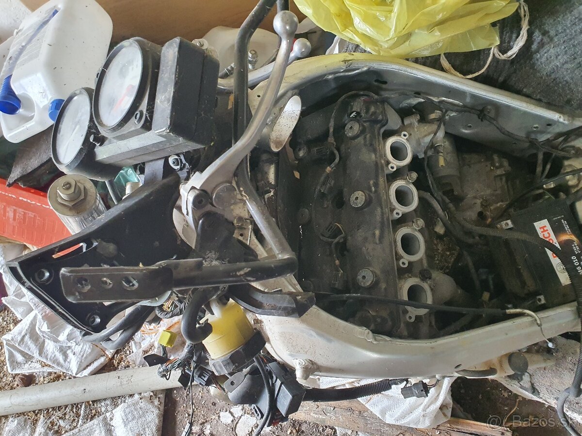 Suzuki GSX R 600 SRAD - 7