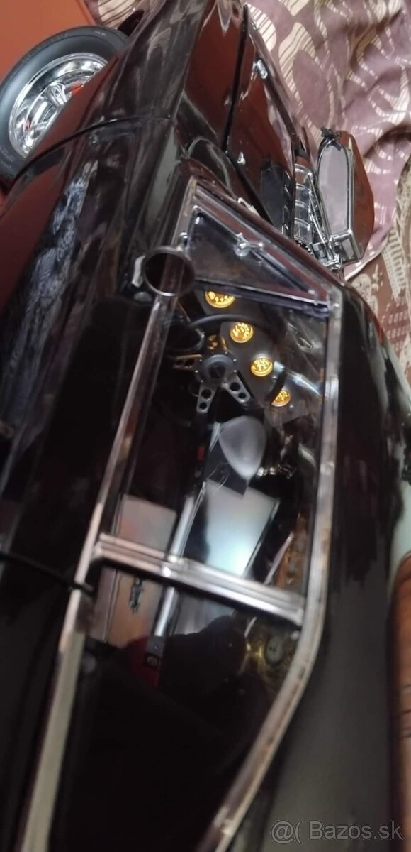 Dodge Chalanger R/T V MIERKE 1:8 - 7