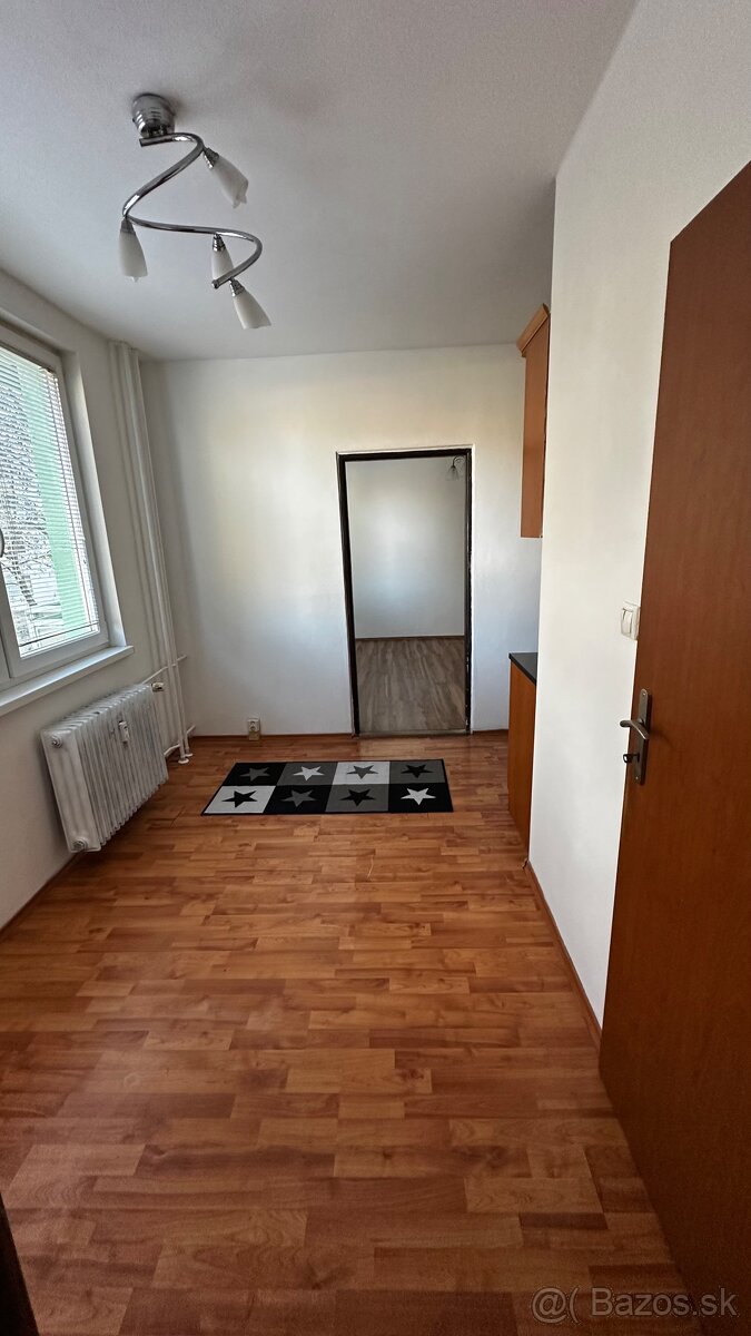 Predám 3 izbový byt v Leviciach s balkónom - 7