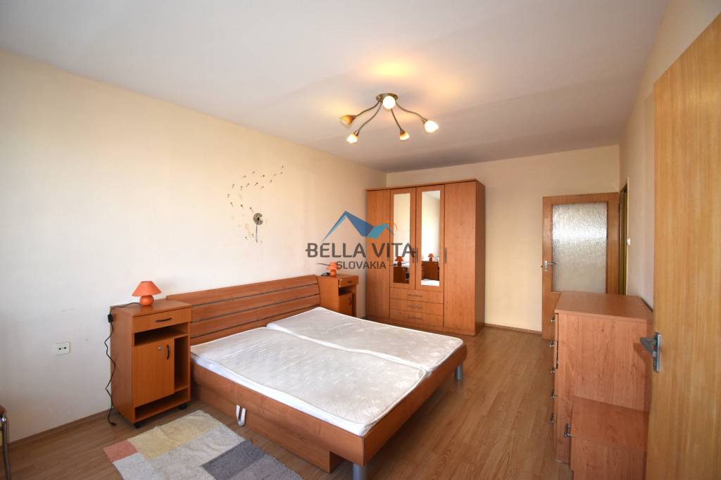 EXKLUZÍVNE Priestranný 2-izbový byt s balkónom v centre Gala - 7