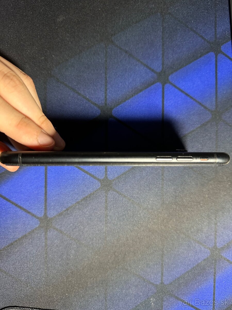iPhone XR 64GB čierny – plne funkčný - 7