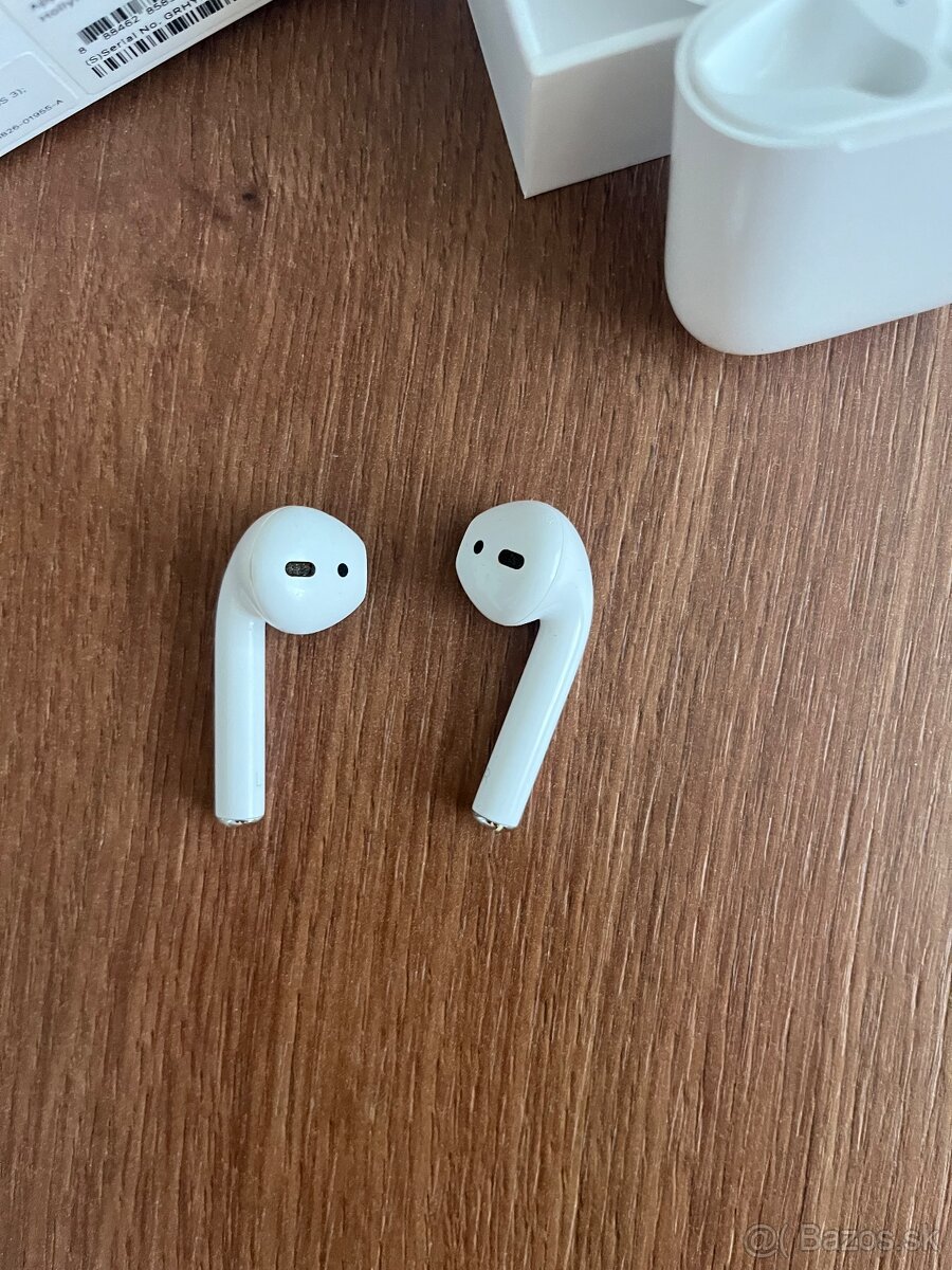 Apple sluchadla AirPods 1 Číslo modelu: A1523 - 7