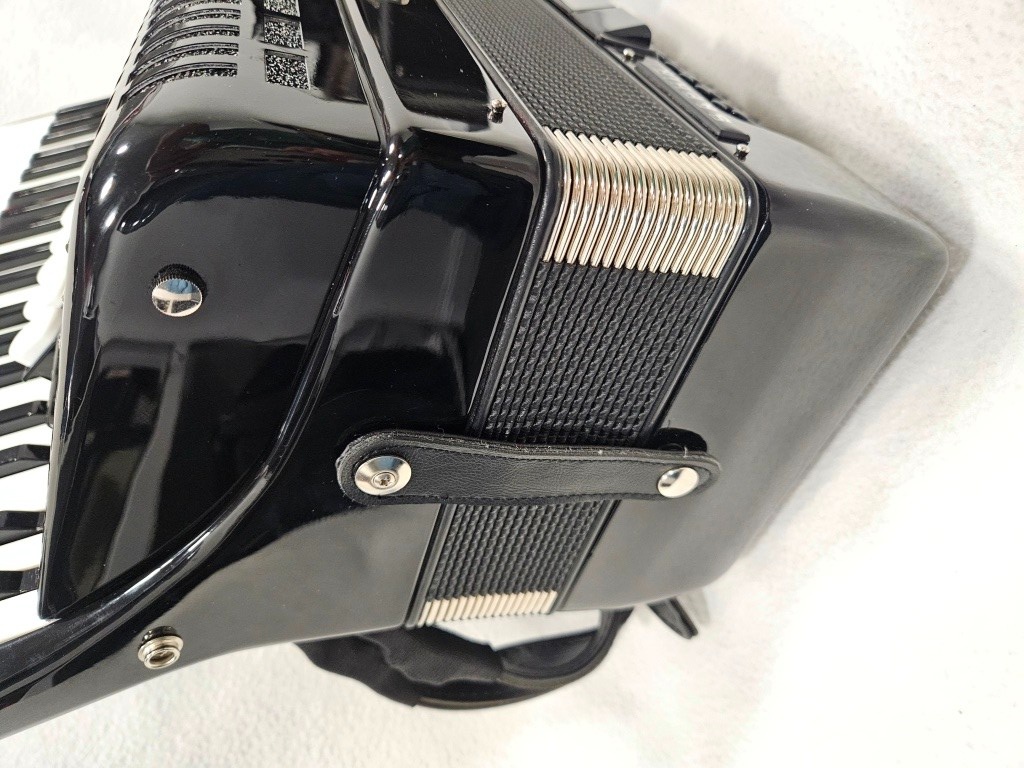 akordeon Weltmeister Saphir 120 basovy - 7