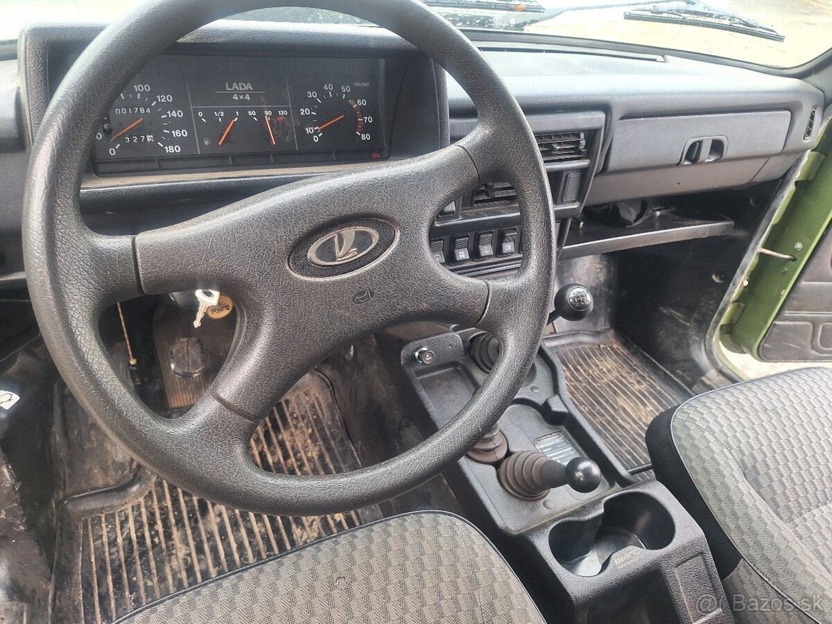 LADA NIVA 1,7 BENZÍN 4X4 - 7