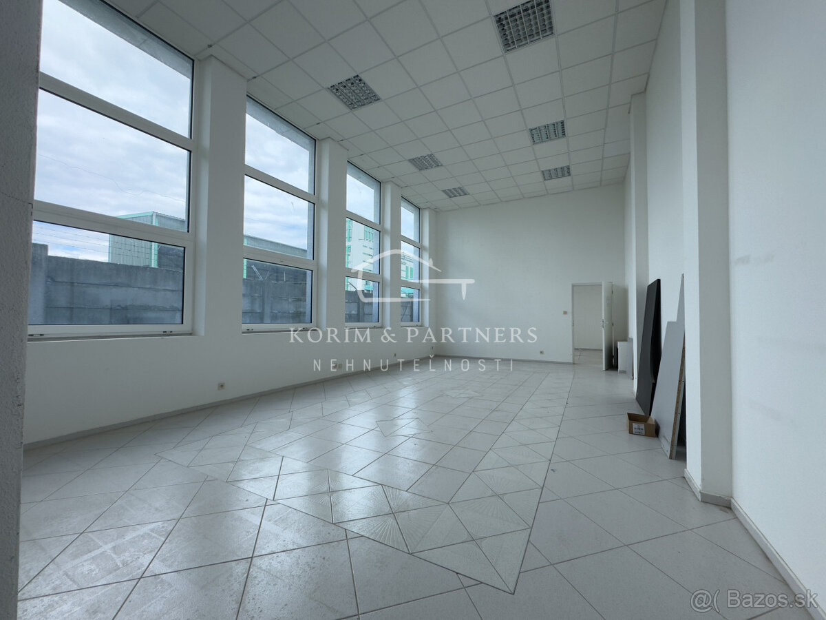Výnimočný obchodný priestor na predaj, Hurbanovo - 7