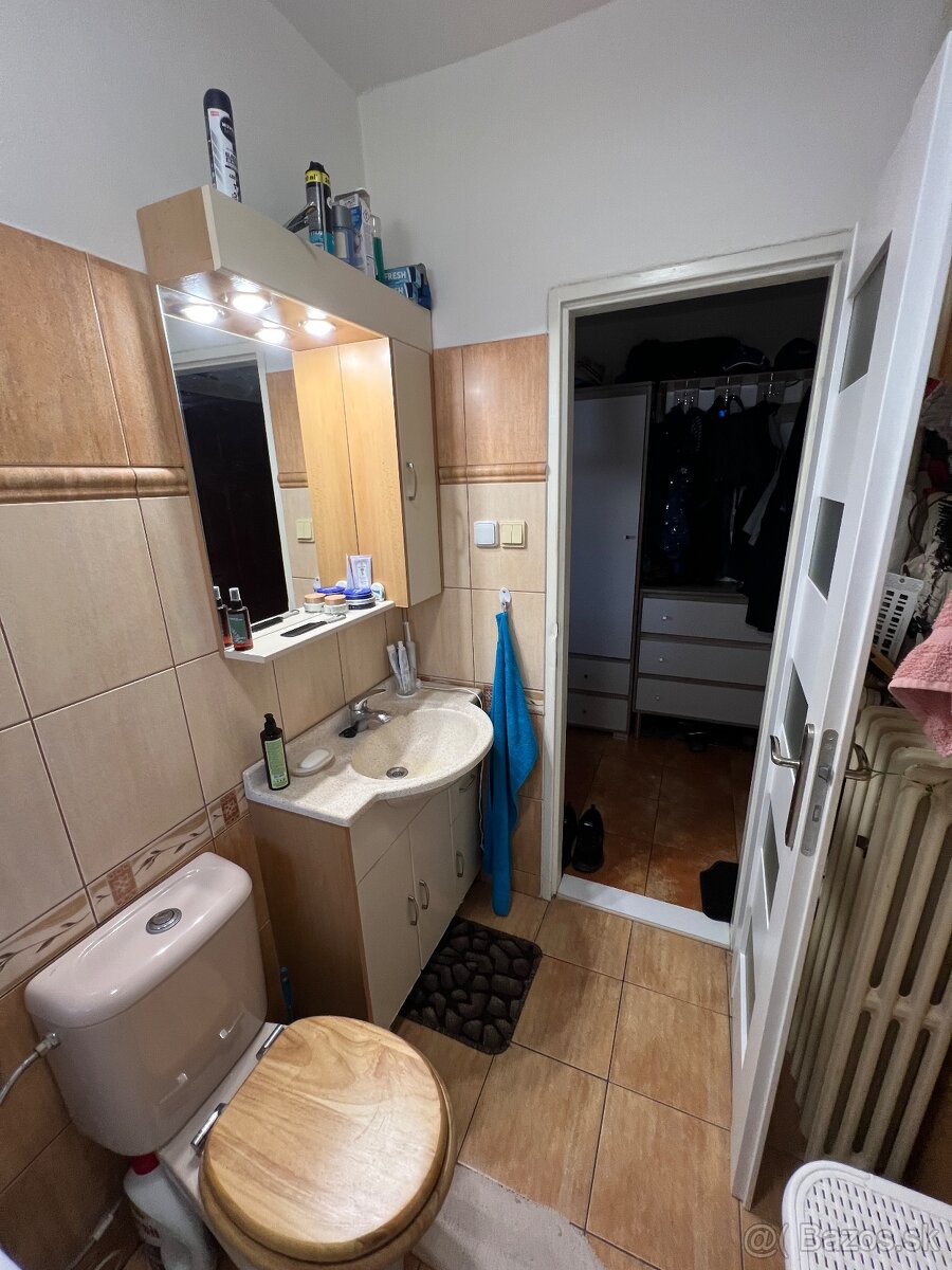 Na predaj 2 izbový slnečny a zrekonšt.byt vo Valaskej s balk - 7