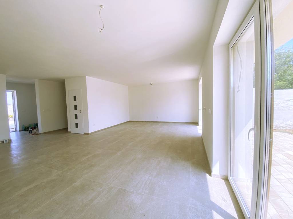 Úsporný 4 izbový poschodový rodinný dom - novostavba, Veľké - 7