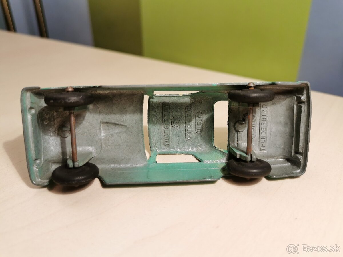 RARITKA Tootsietoy USA Ford Thunderbird - 7