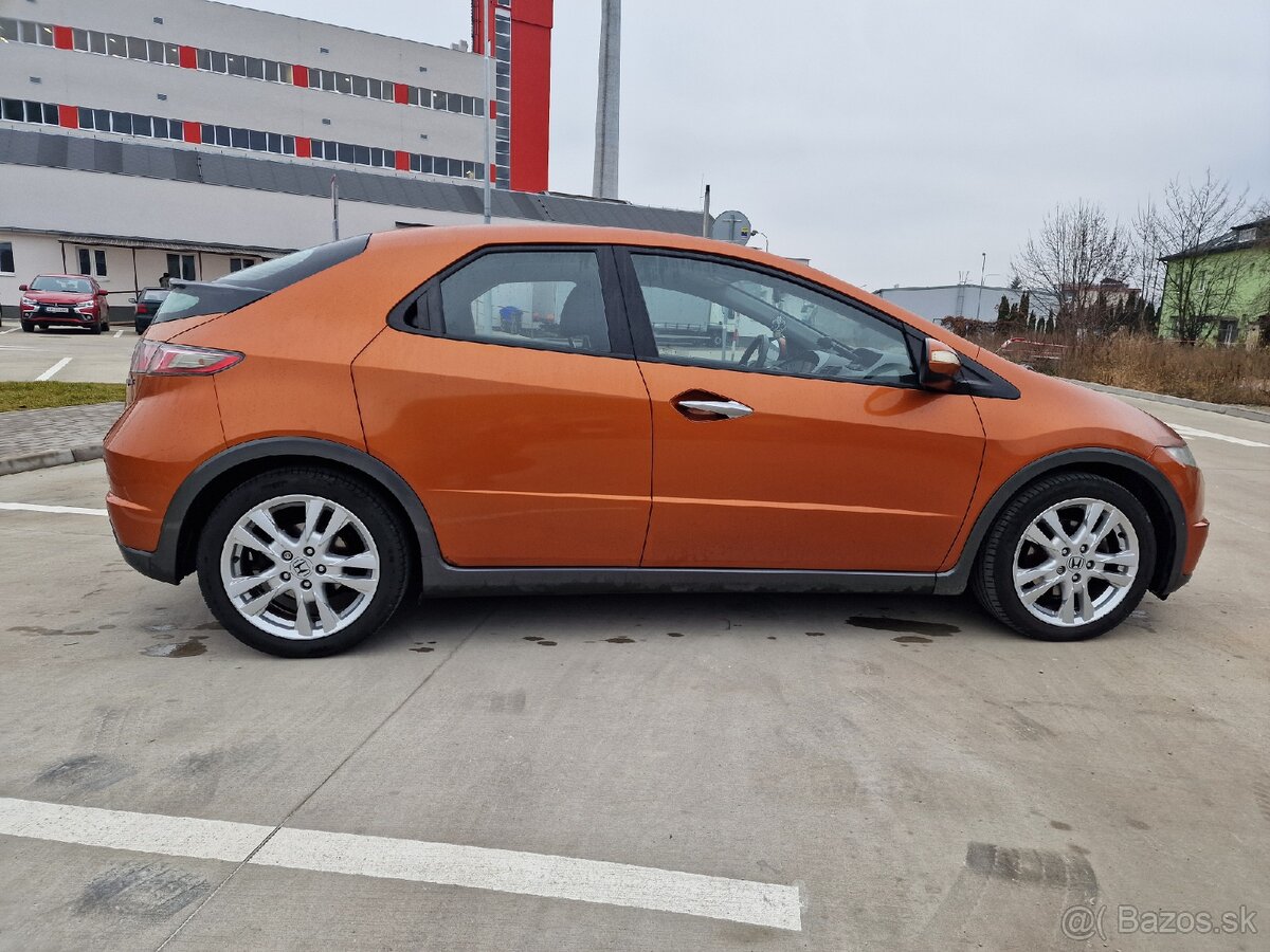 Honda Civic 5D SPORT 1.8 I-VTEC BENZÍN
I-Vtec - 7