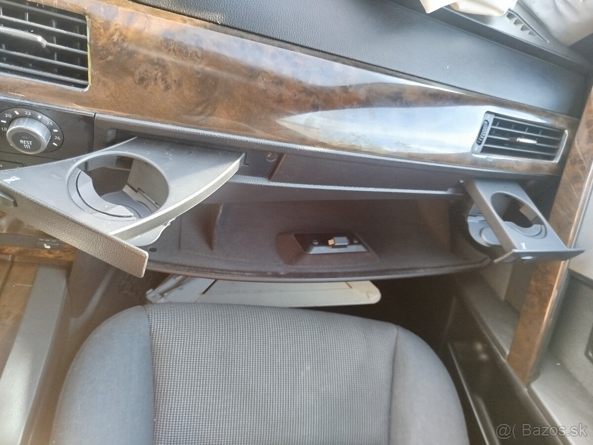 BMW E60 rozpredám 160kw automat - 7