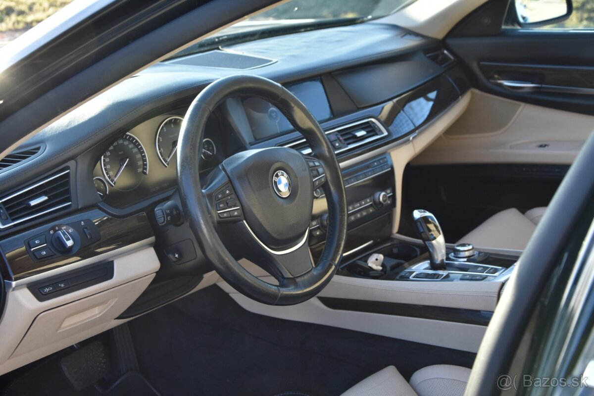 BMW Rad 7 750i xDrive - 7