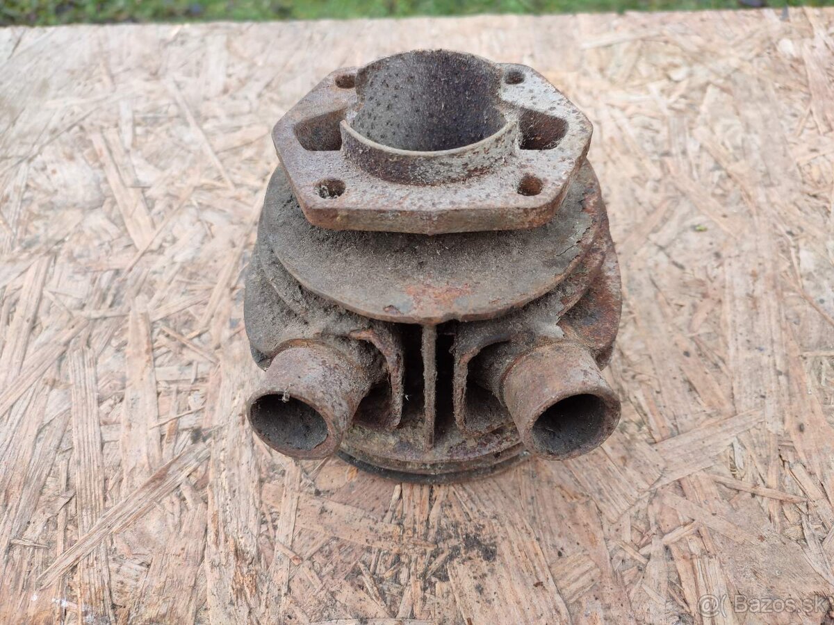 Motor z ČZ150 - 7