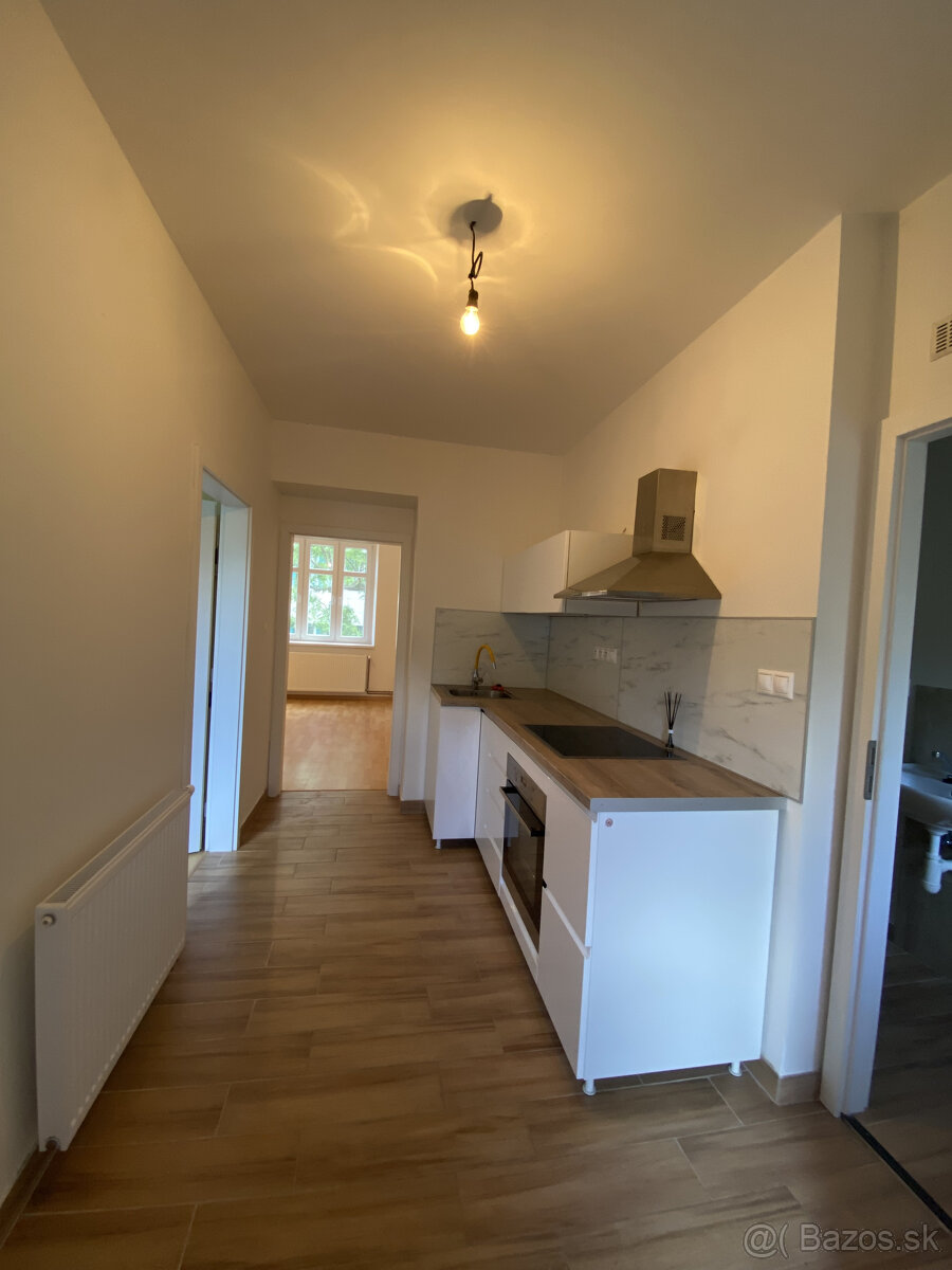 Len u nás v ponuke: Predaj 2 izbového bytu pri OC Centrál v - 7