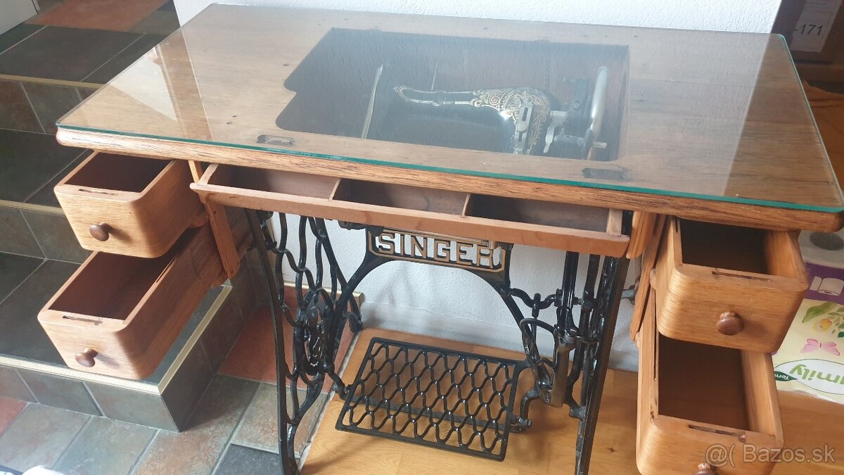 Predam stolik singer. - 7