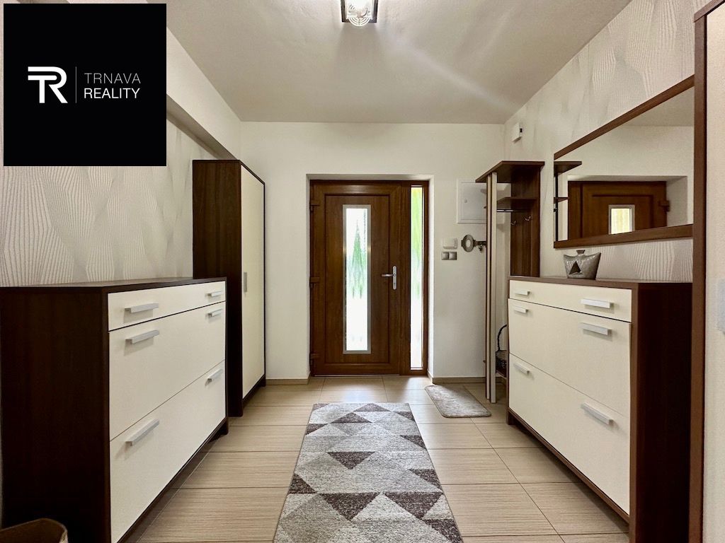TRNAVA REALITY - Na predaj zariadený 5-izbový RD Leopoldov N - 7