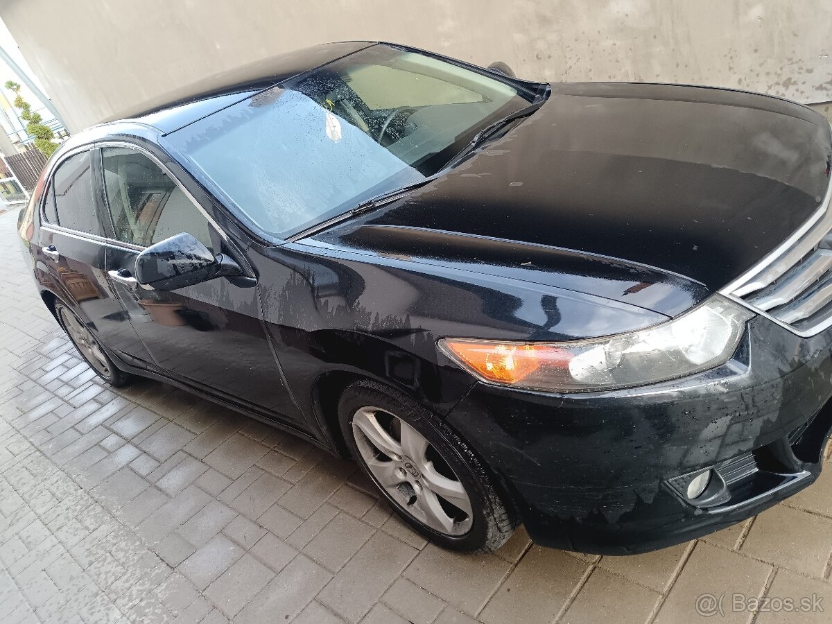 Predám hondu accord 2.2l - 7