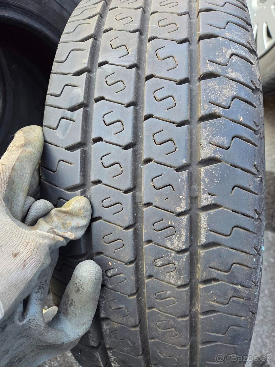 Pneumatiky 215/70R15C - 7