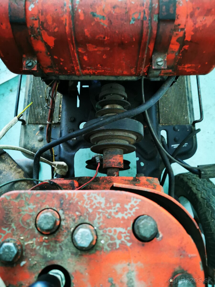 Predám nefunkčný malotraktor, lacno. - 7