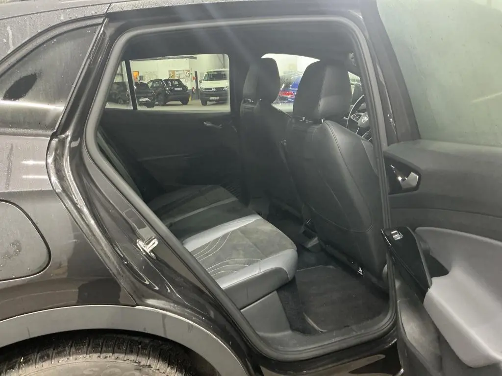 VW ID.4 Pro Performance Pano / Ťažné / Tepelko / 360• / IQ / - 7