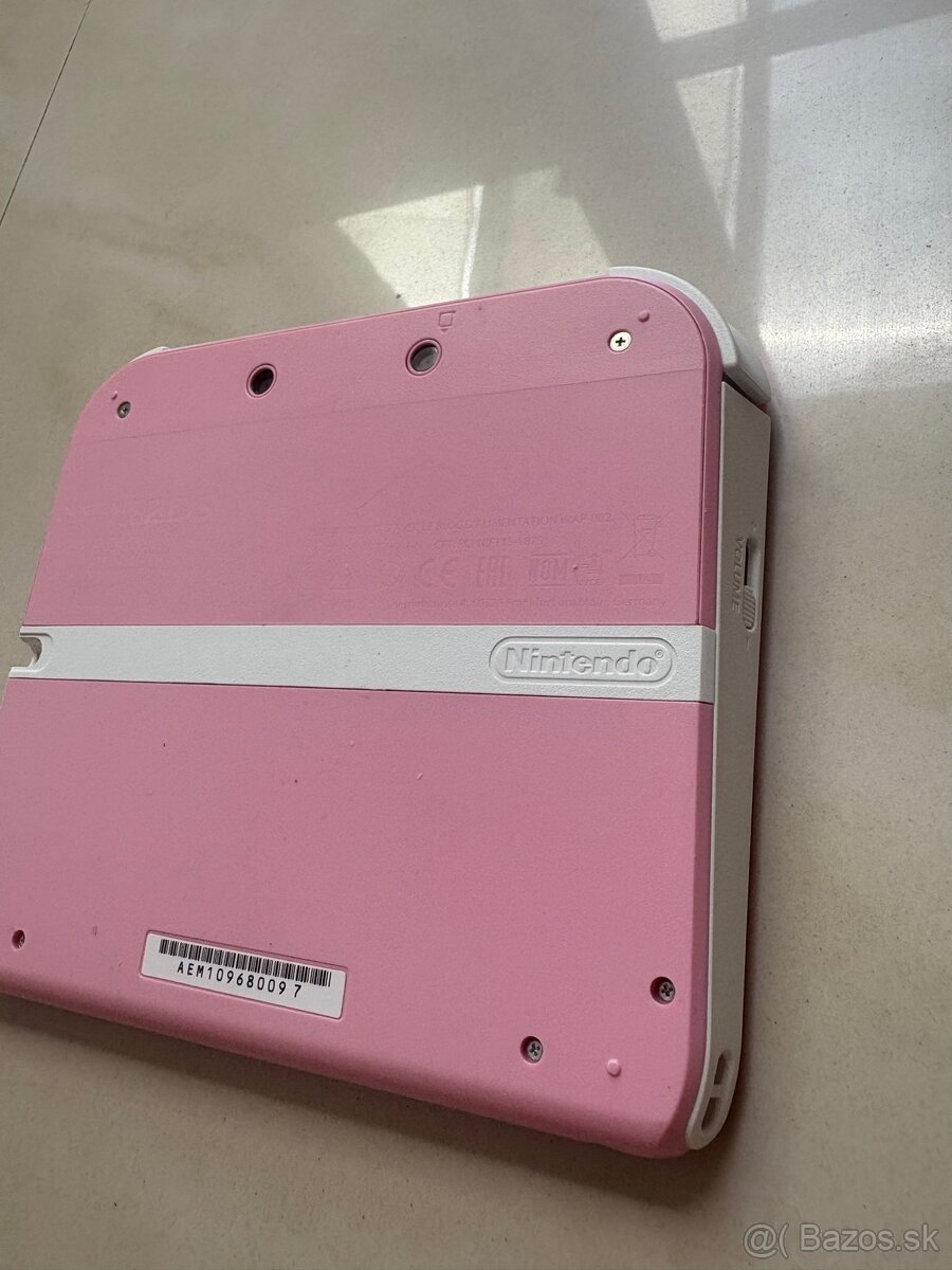 Nintendo 2DS TomoDachi Life + Hry & Box - 7