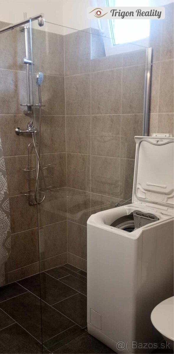 Veľká garzónka v polyfunkčnom objekte - 7