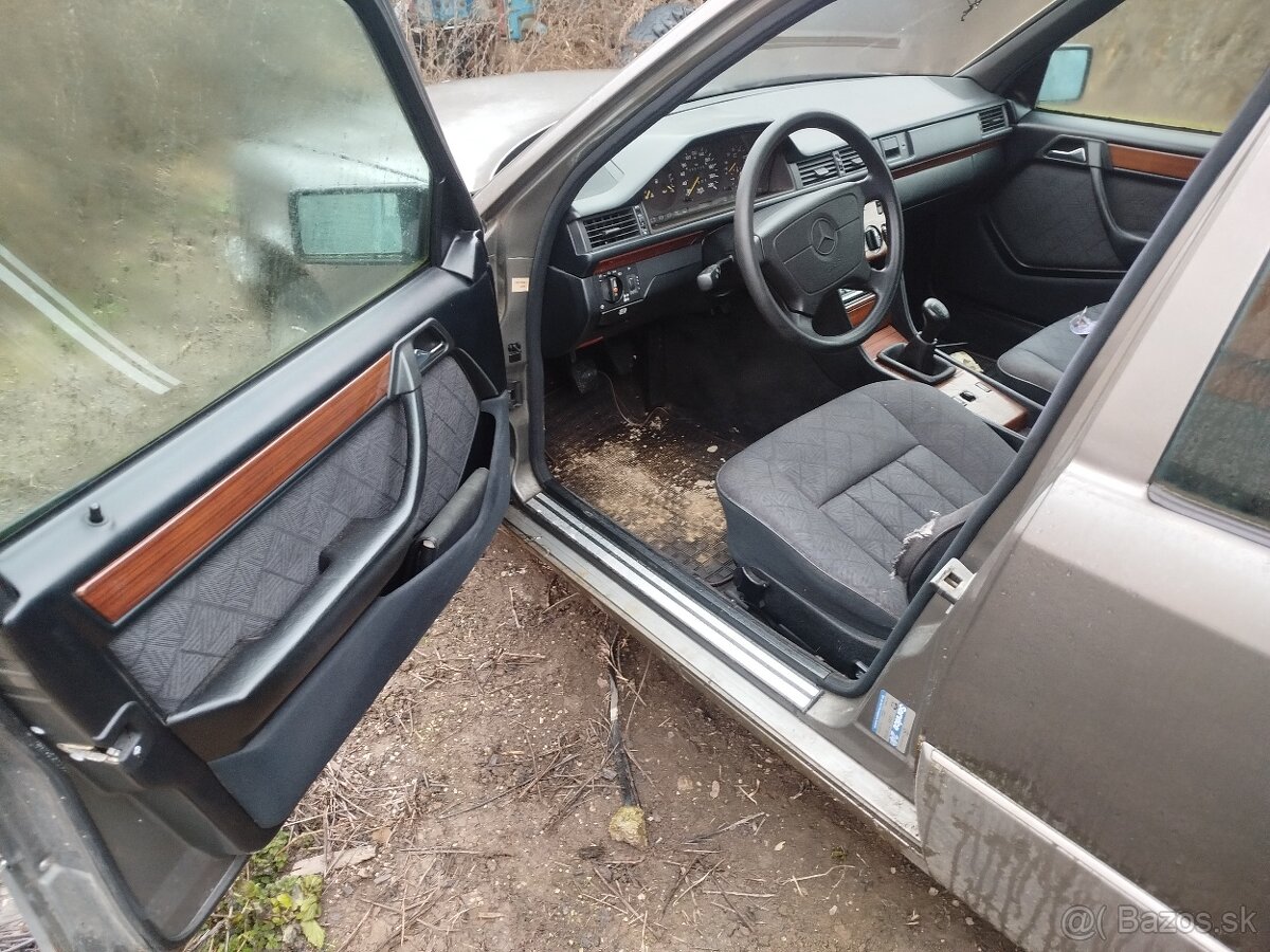 Mercedes w 124 250D - 7