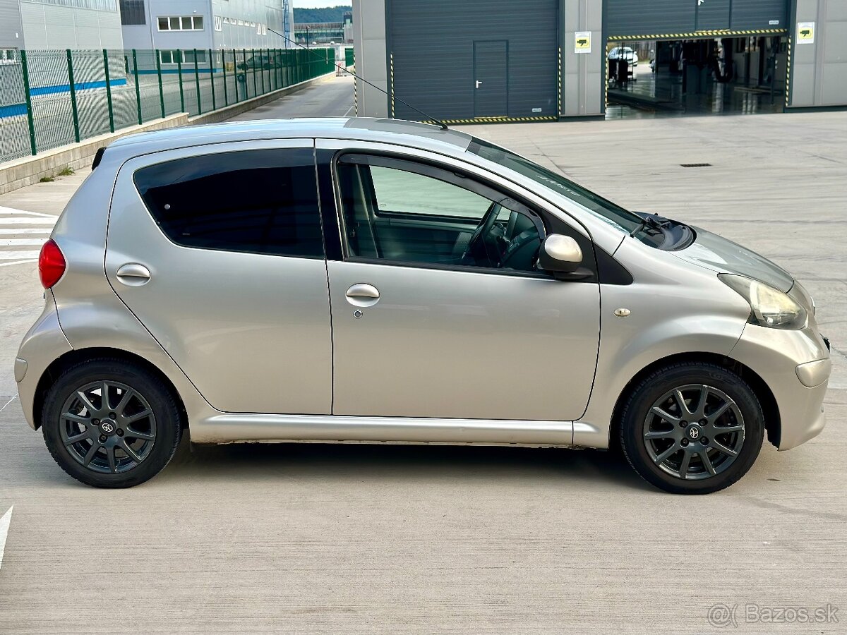 Toyota Aygo | plná výbava - 7