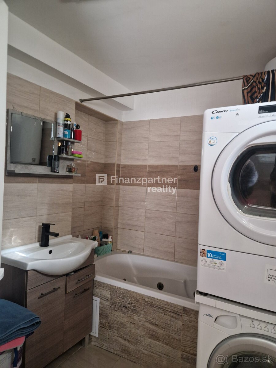 (F156-12-REMAE)Dva rodinné domy na jednom pozemku Tomášikovo - 7