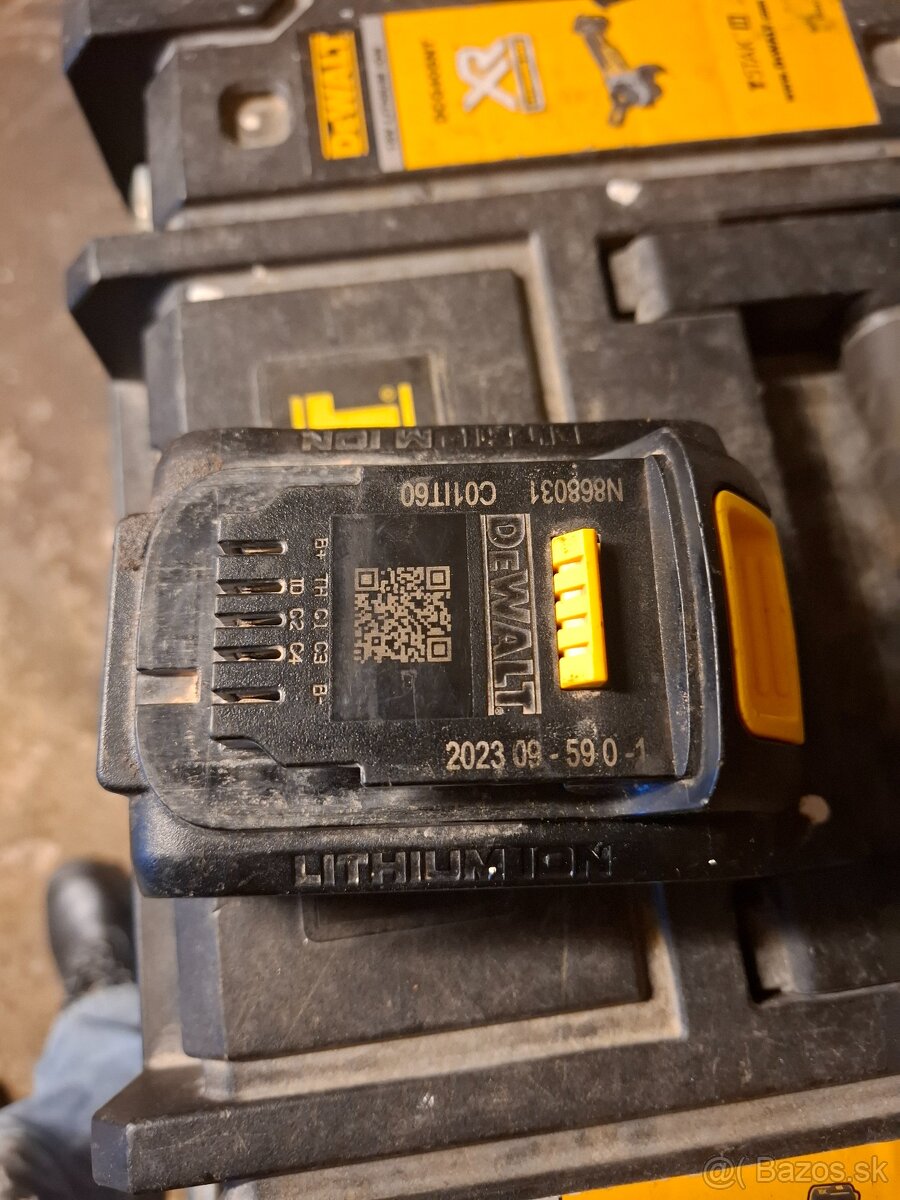 Aku priklepovy skrutkovač dewalt dcd785 18v - 7