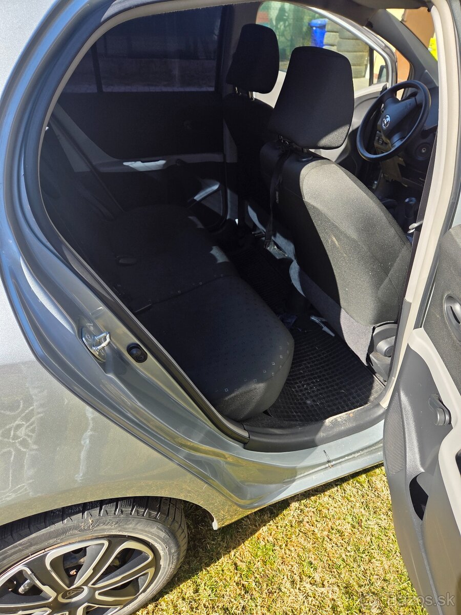 Toyota yaris - 7