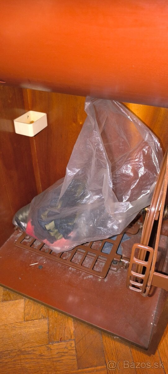 Šijací stroj LADA - 7