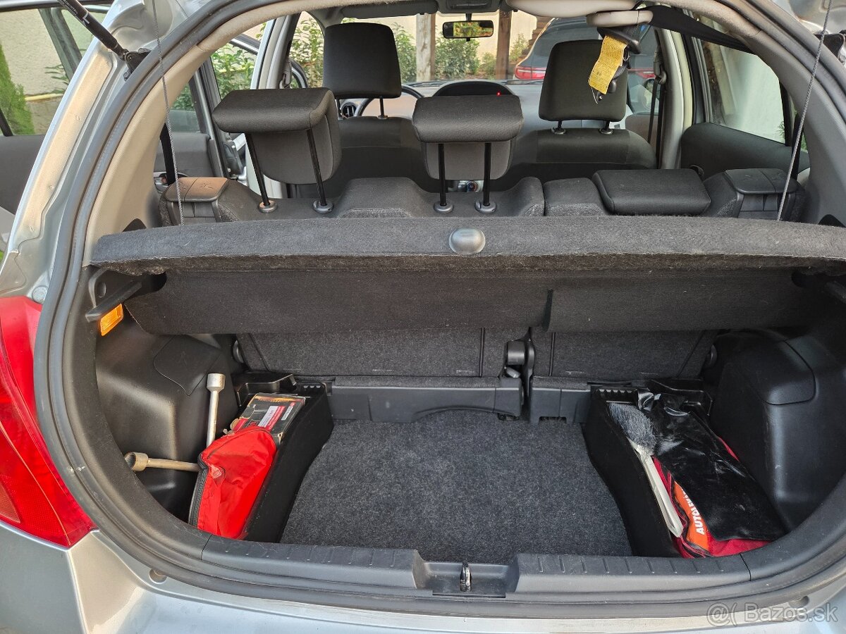 Toyota Yaris 1.3 - 7