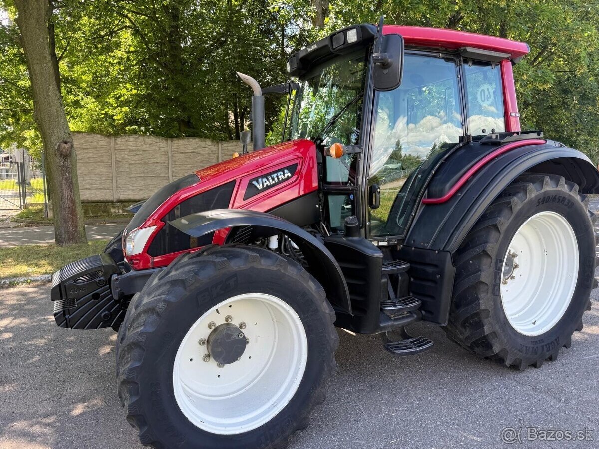 Zemědělský traktor Valtra N103. Výkon 110 koní. Rok výroby 2 - 7