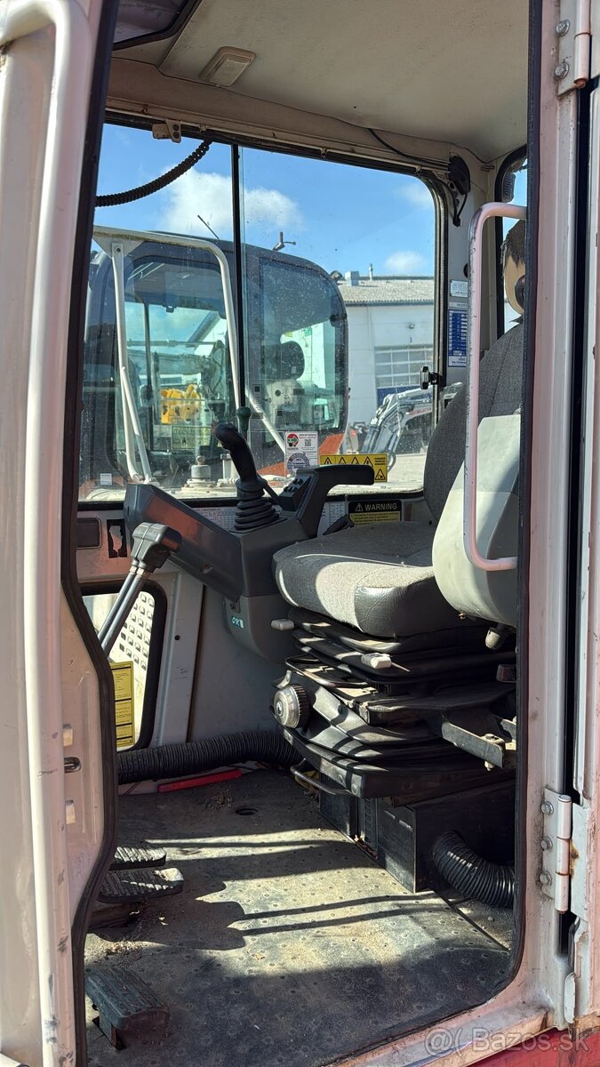 Pásové rýpadlo TAKEUCHI TB 175 - 7