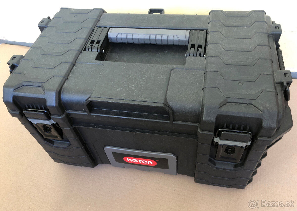 Novy Kufor KETER 22 a Naradie - 7
