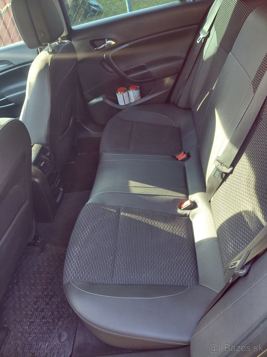 Opel insignia combi 1,6 diesel 100 kW - 7