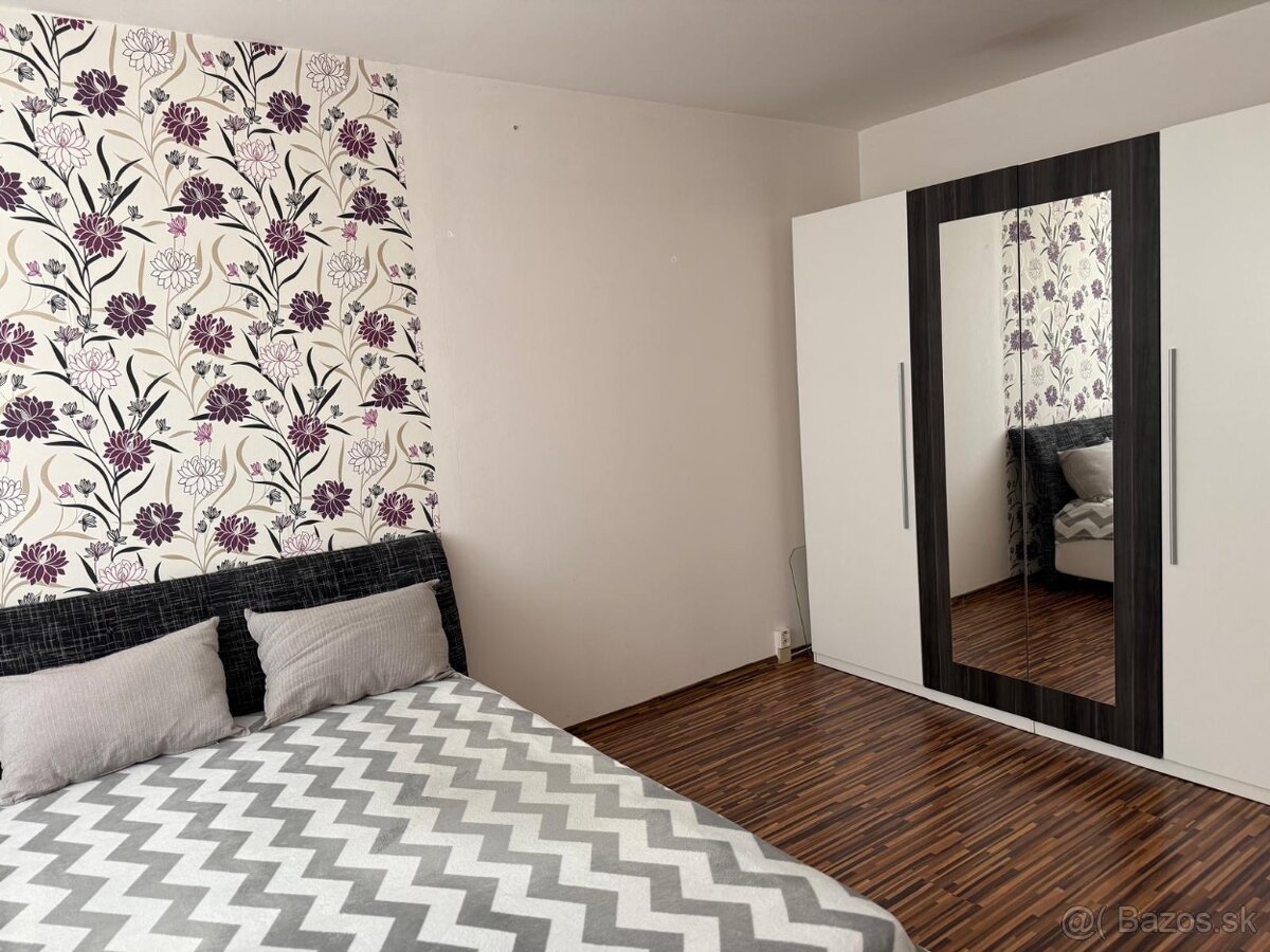 Prenajom 3-izboveho bytu - 7